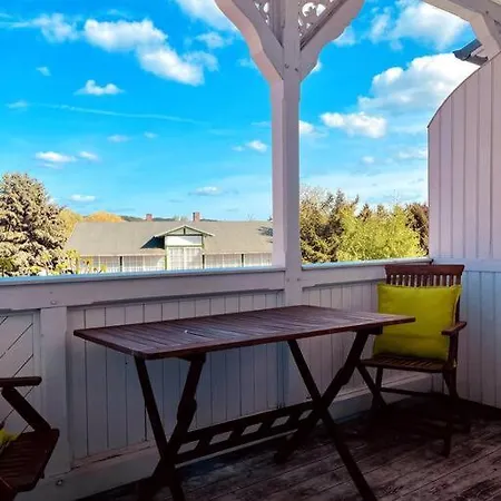 Lichtdurchflutetes Mit Balkon Apartment