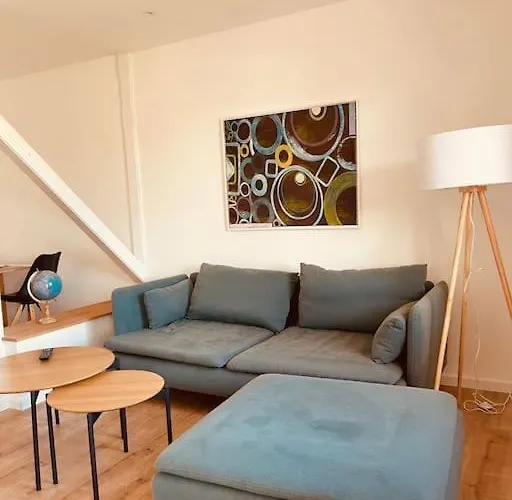 Lichtdurchflutetes Mit Balkon Appartement